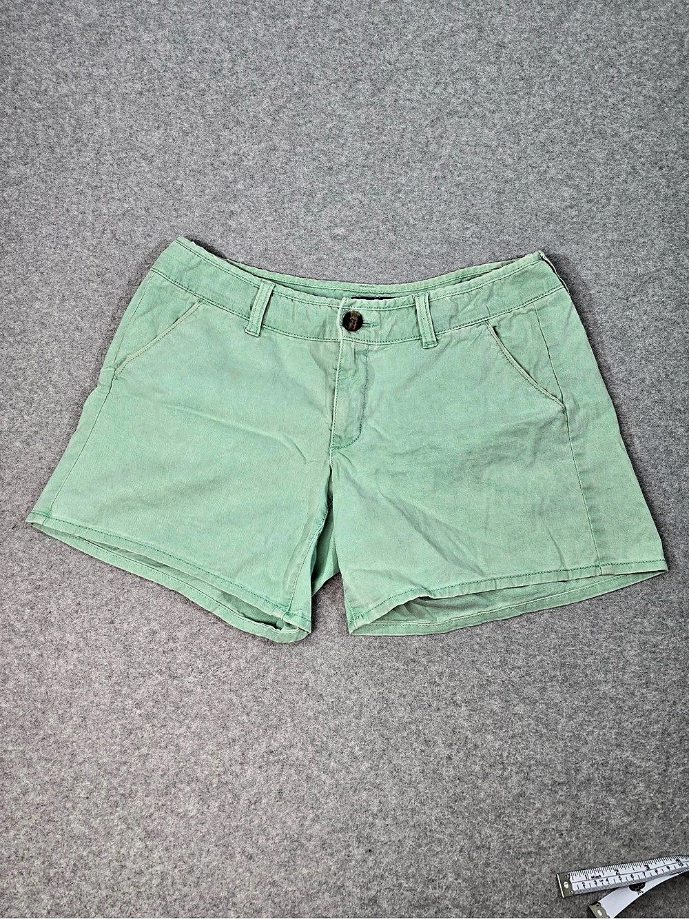 American Eagle Women’s Size 8 Mint Green Midi Stretch Shorts
